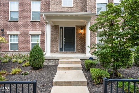 Photo of 9556 Oakley Drive, Indianapolis, IN 46260 (MLS # 22124176)