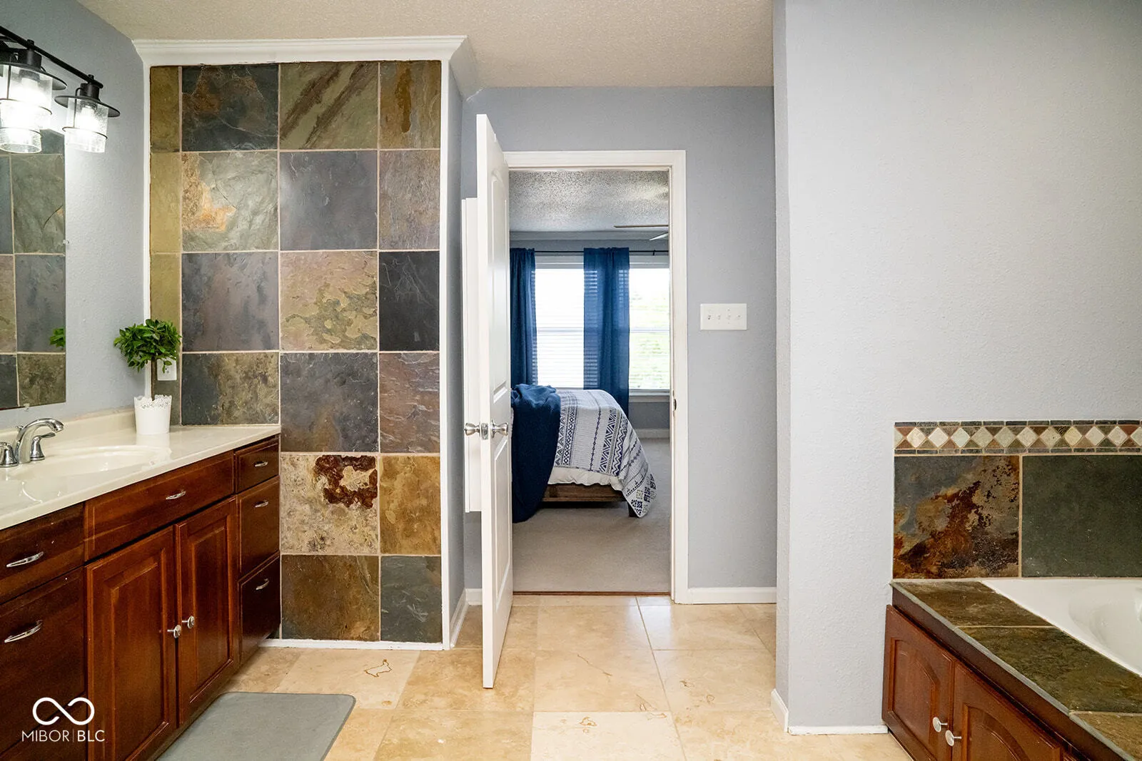 Indianapolis, Indiana 46237, United States, 4 Bedrooms Bedrooms, ,3 BathroomsBathrooms,Residential,Active,171275