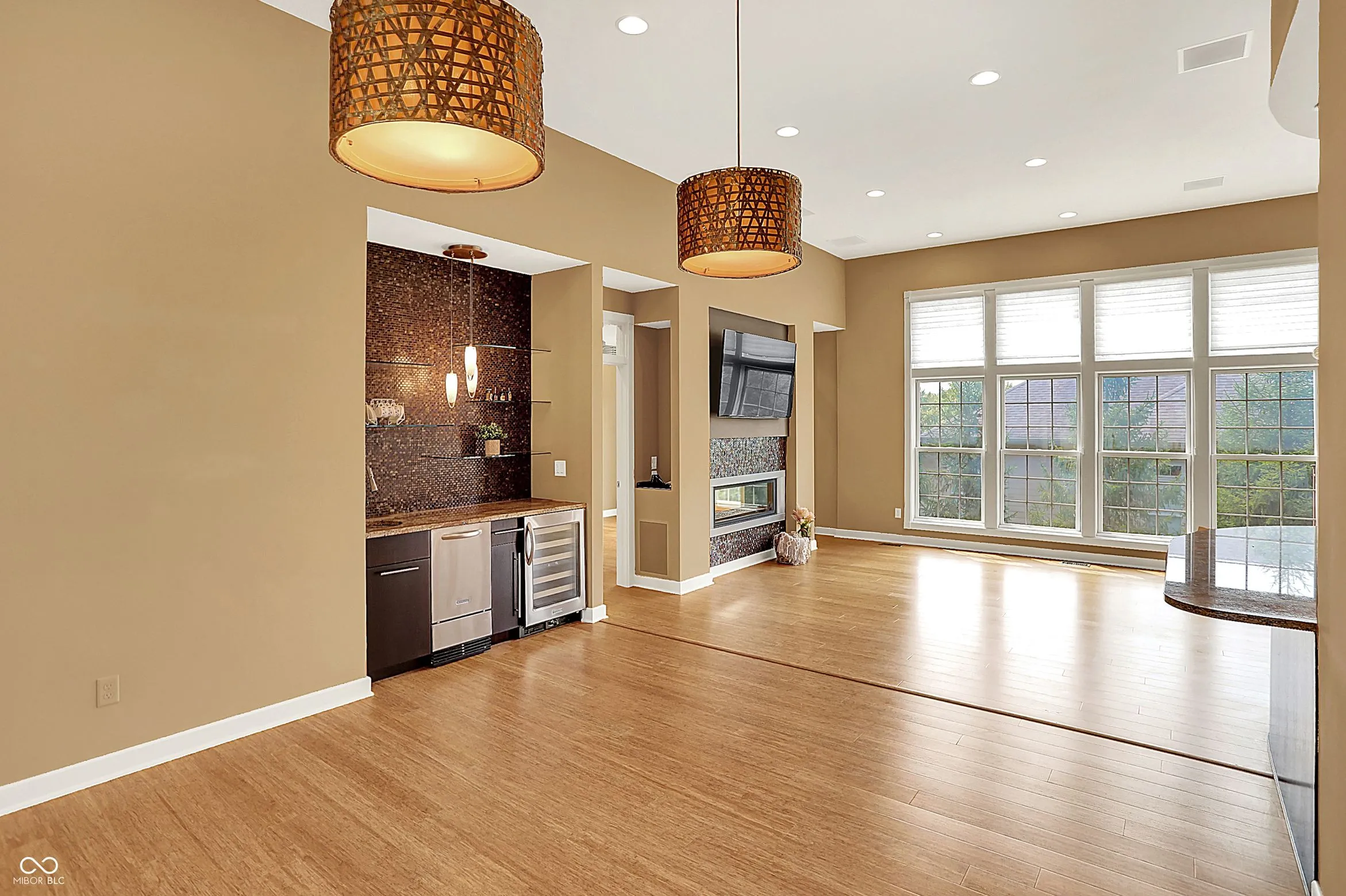 Columbus, Indiana 47201, United States, 3 Bedrooms Bedrooms, ,3 BathroomsBathrooms,Residential,Active,206519