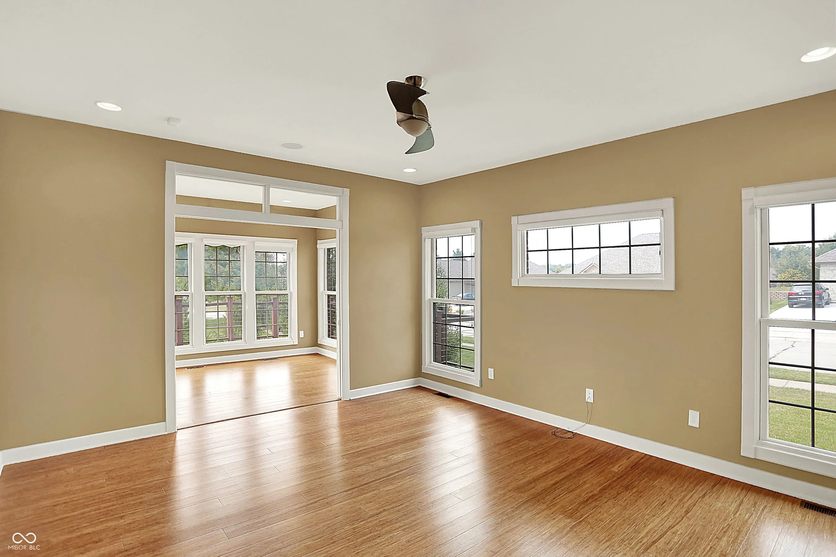 Columbus, Indiana 47201, United States, 3 Bedrooms Bedrooms, ,3 BathroomsBathrooms,Residential,Active,206519