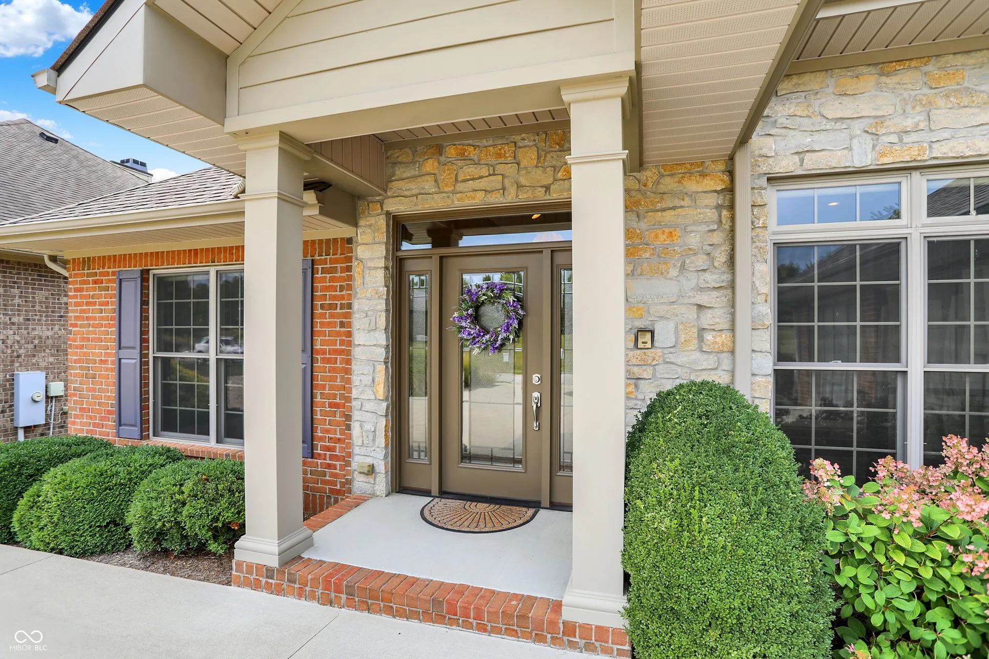 Columbus, Indiana 47201, United States, 3 Bedrooms Bedrooms, ,3 BathroomsBathrooms,Residential,Active,206519