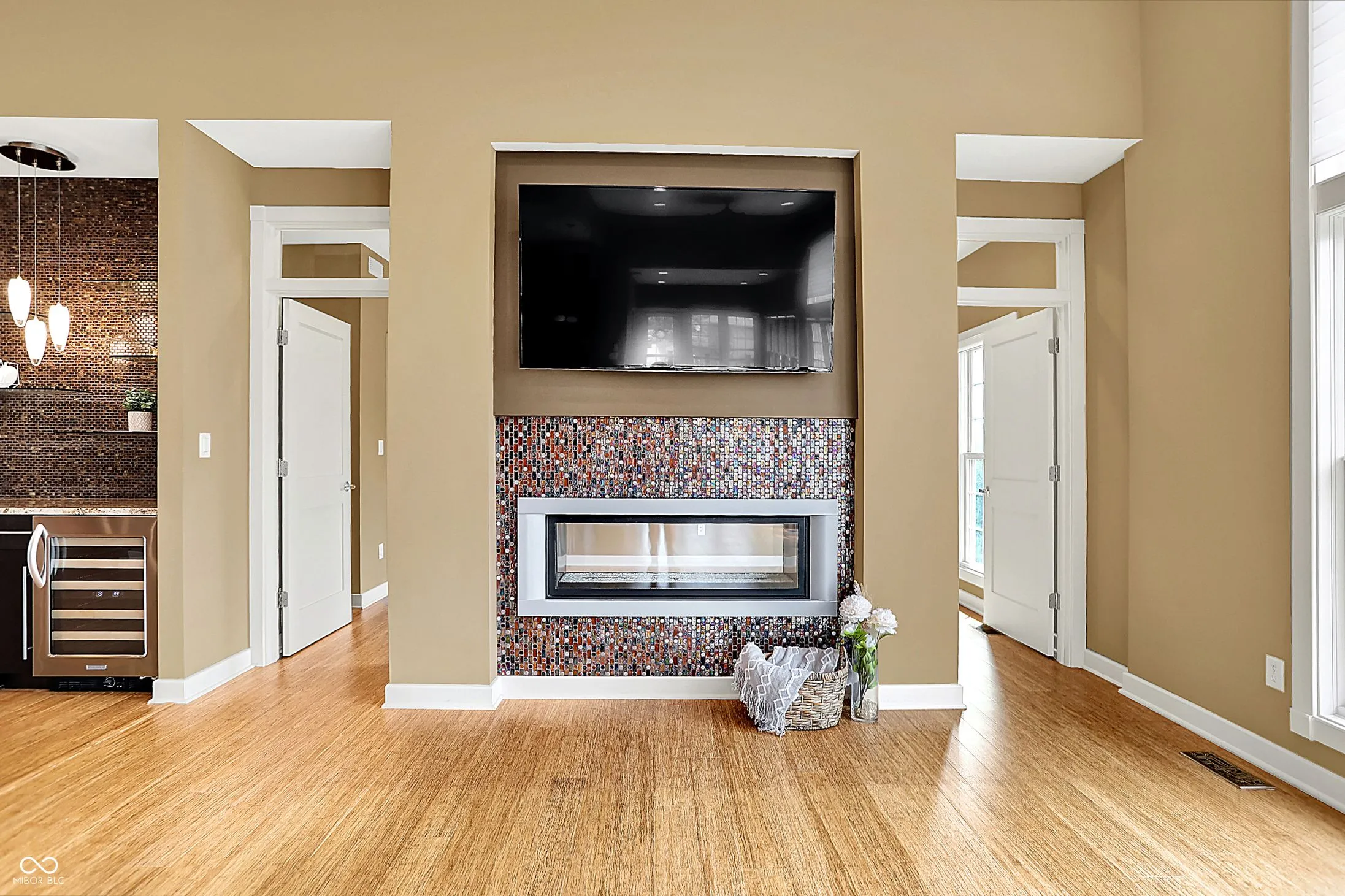 Columbus, Indiana 47201, United States, 3 Bedrooms Bedrooms, ,3 BathroomsBathrooms,Residential,Active,206519