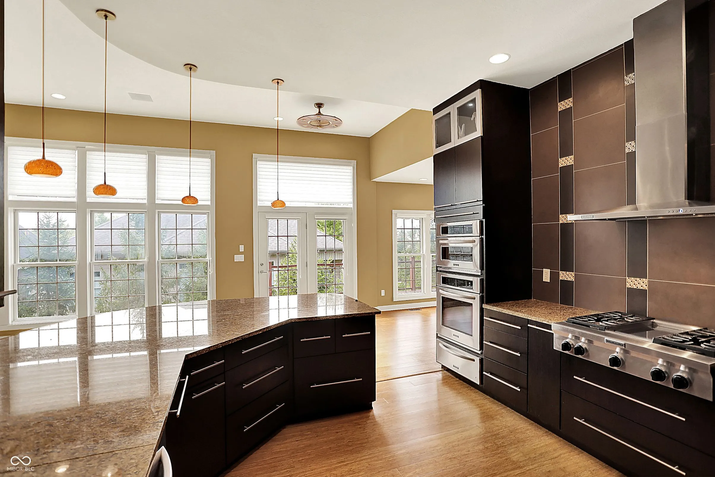 Columbus, Indiana 47201, United States, 3 Bedrooms Bedrooms, ,3 BathroomsBathrooms,Residential,Active,206519