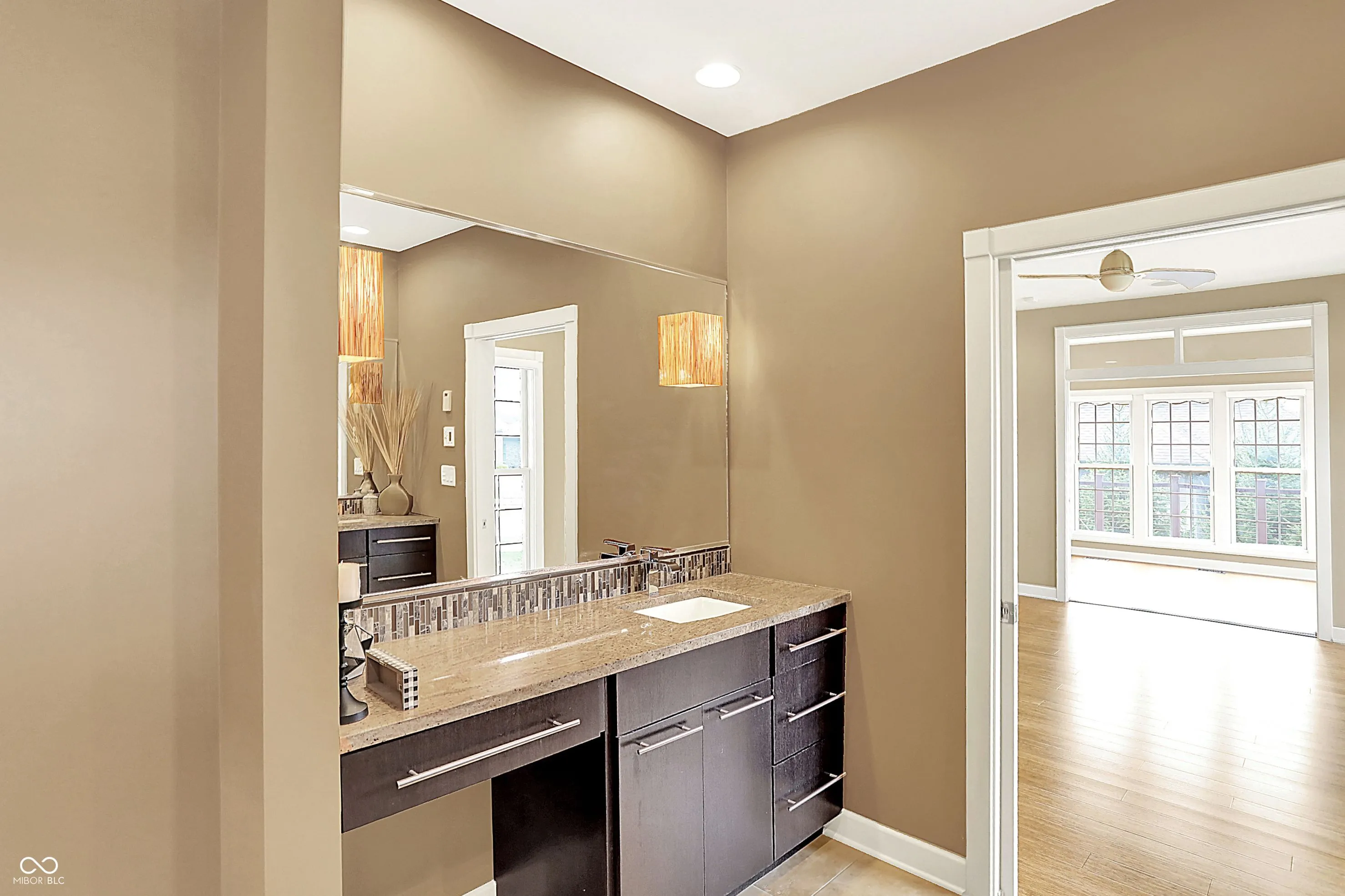 Columbus, Indiana 47201, United States, 3 Bedrooms Bedrooms, ,3 BathroomsBathrooms,Residential,Active,206519