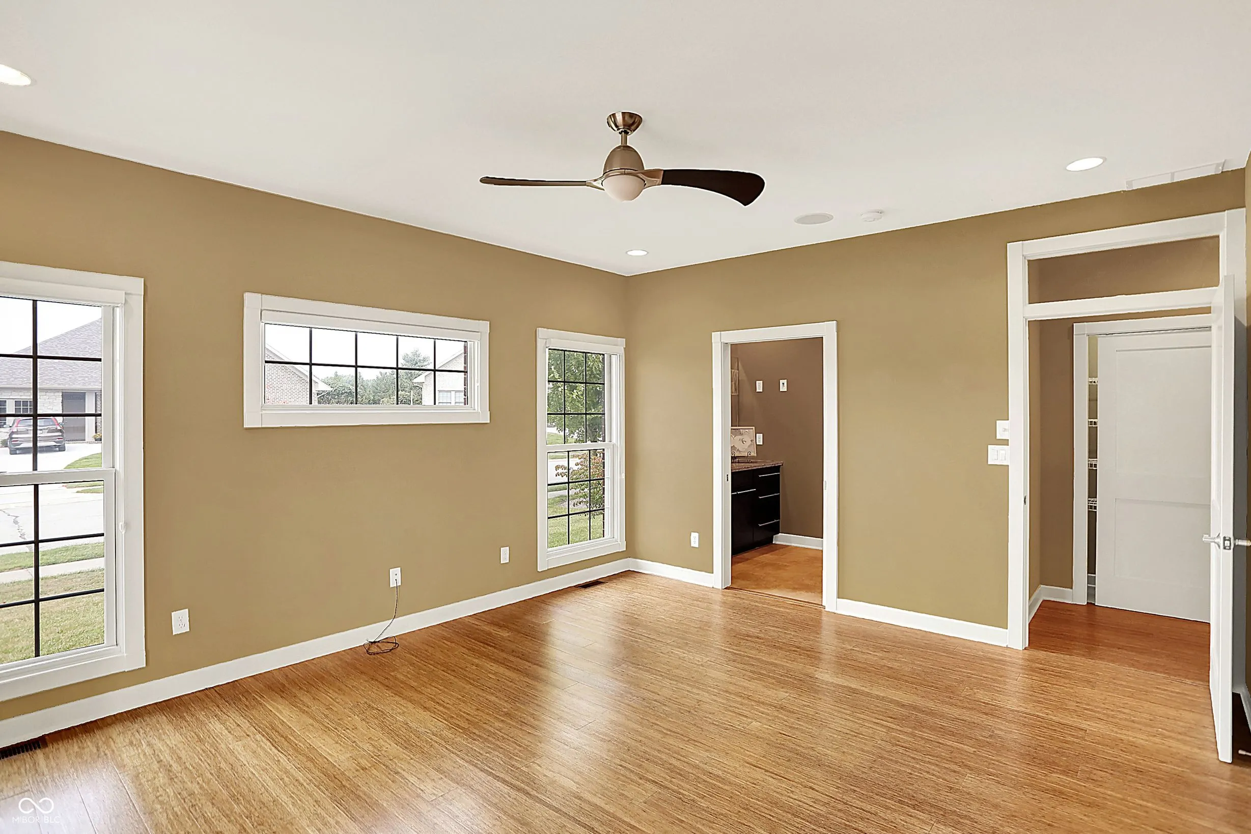 Columbus, Indiana 47201, United States, 3 Bedrooms Bedrooms, ,3 BathroomsBathrooms,Residential,Active,206519