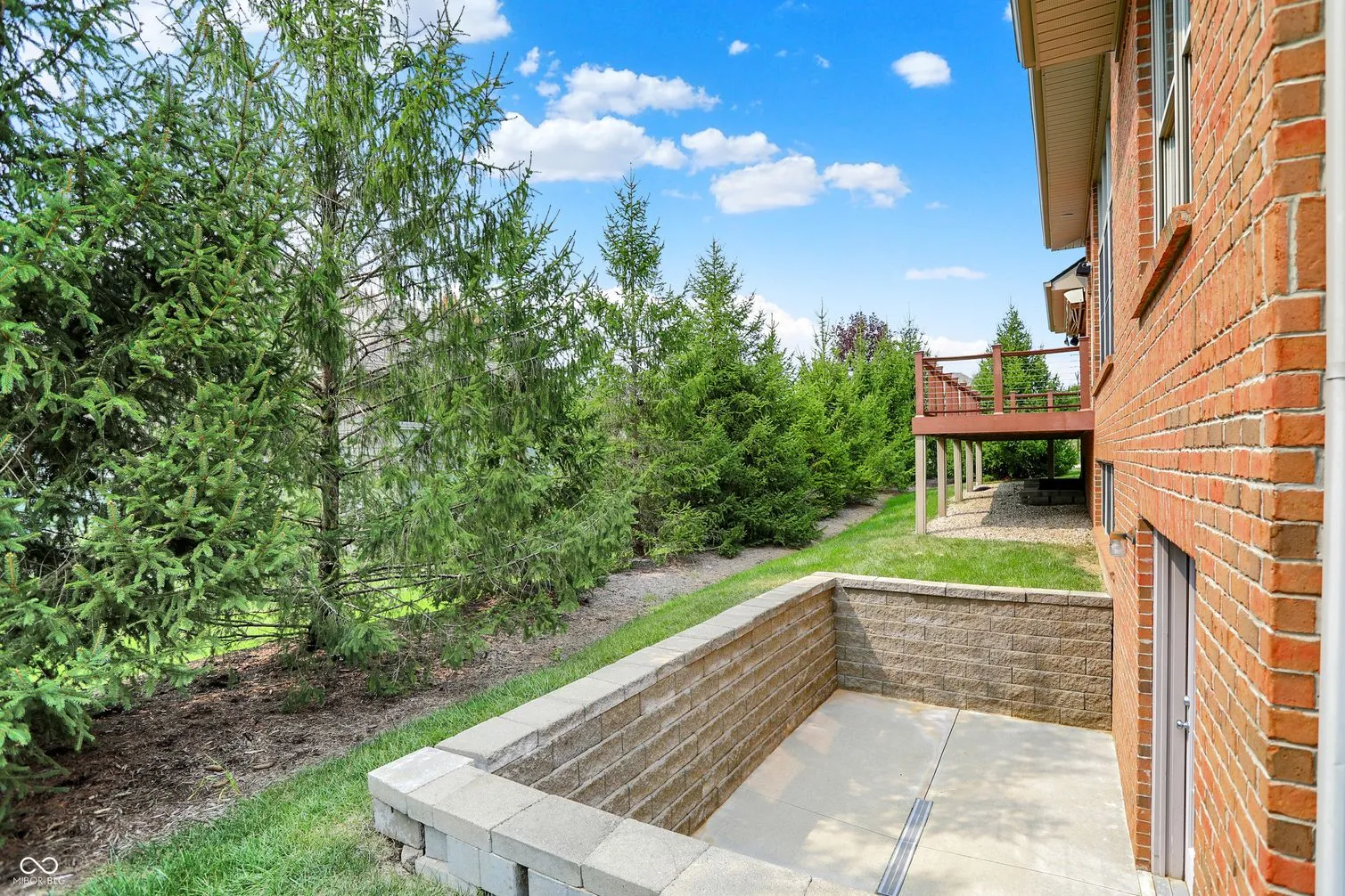 Columbus, Indiana 47201, United States, 3 Bedrooms Bedrooms, ,3 BathroomsBathrooms,Residential,Active,206519