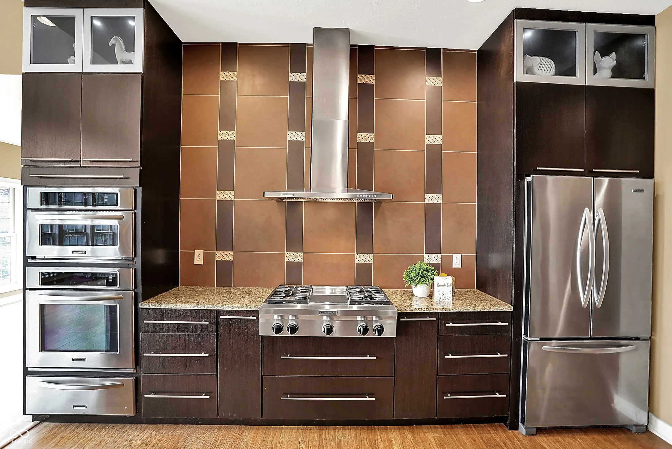 Columbus, Indiana 47201, United States, 3 Bedrooms Bedrooms, ,3 BathroomsBathrooms,Residential,Active,206519