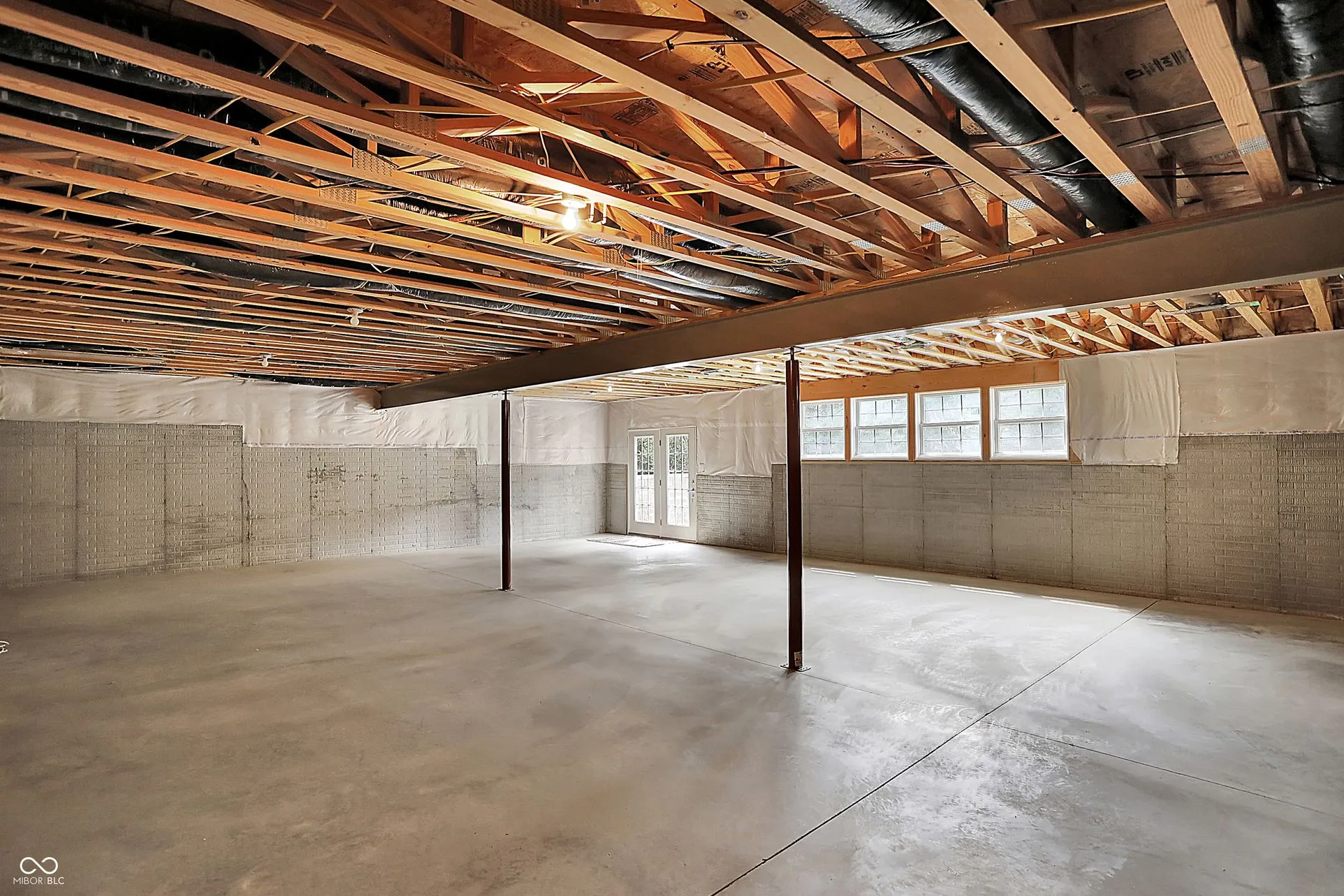 Columbus, Indiana 47201, United States, 3 Bedrooms Bedrooms, ,3 BathroomsBathrooms,Residential,Active,206519