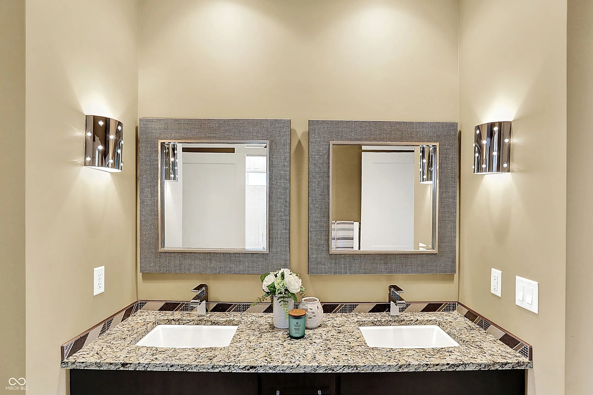 Columbus, Indiana 47201, United States, 3 Bedrooms Bedrooms, ,3 BathroomsBathrooms,Residential,Active,206519