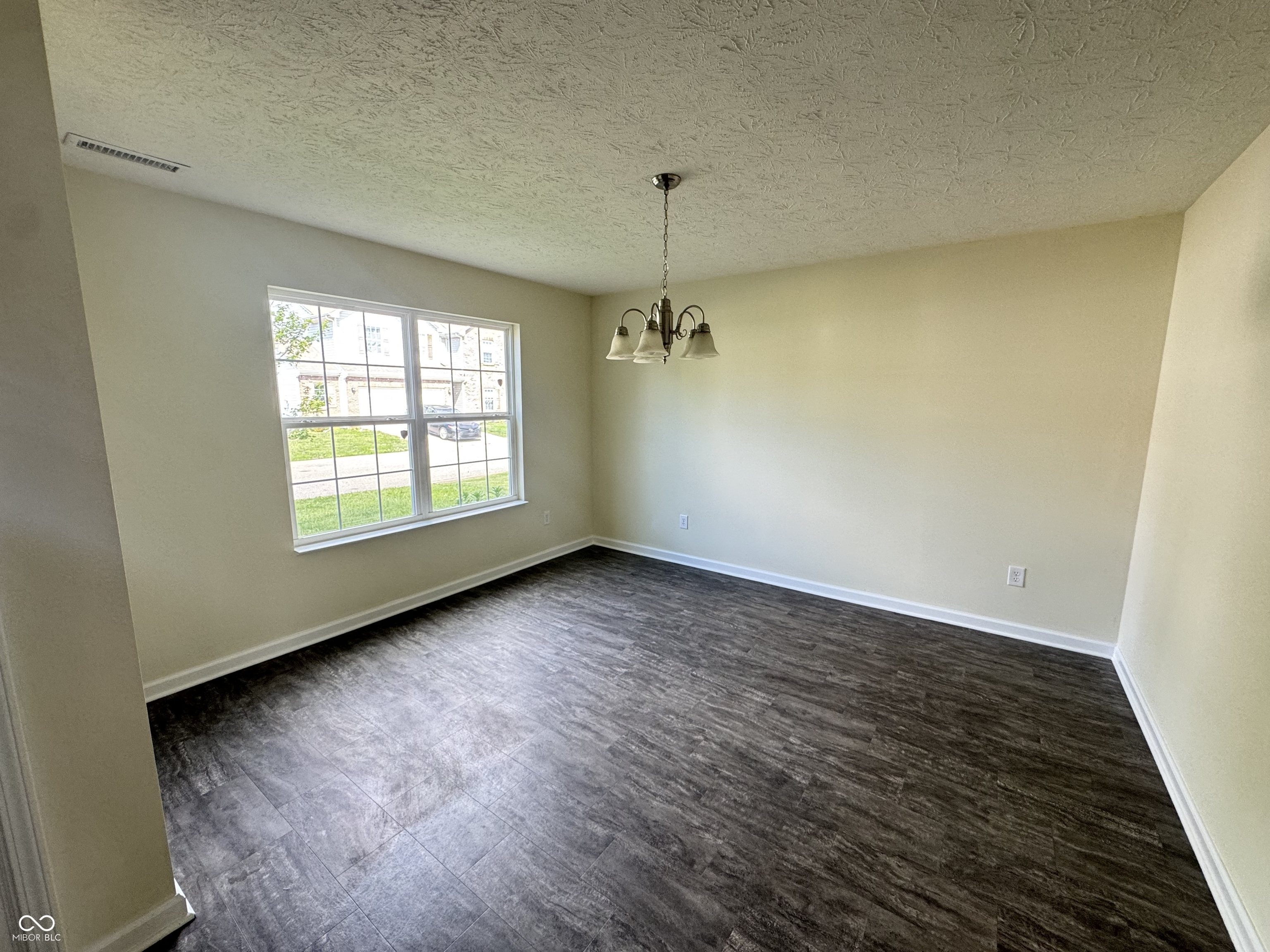 2216 Cherrybark Court