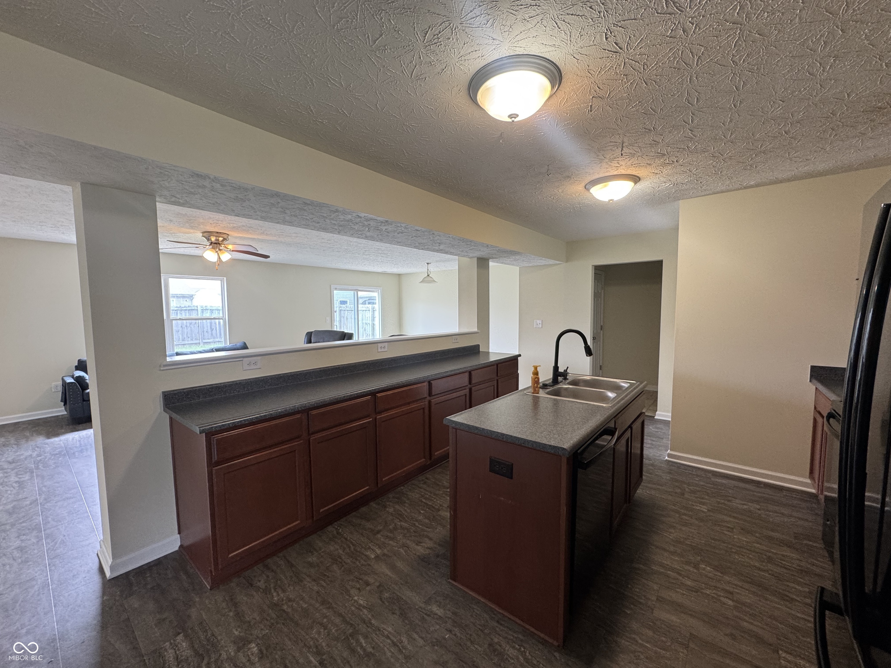 2216 Cherrybark Court