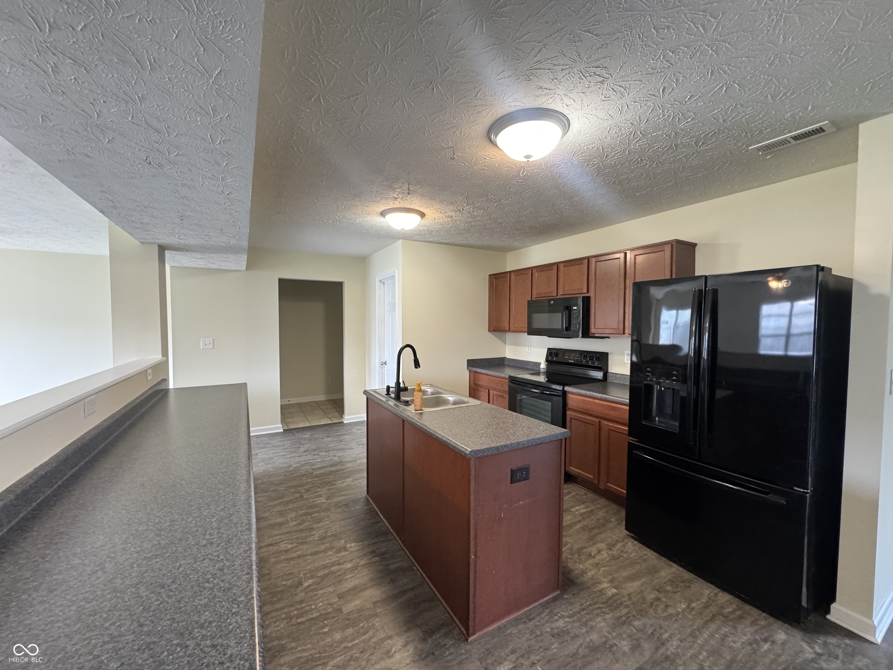 2216 Cherrybark Court