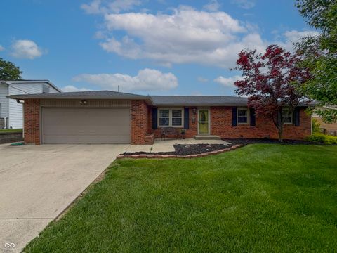 Photo of 2933 Fairlawn Drive, Columbus, IN 47203 (MLS # 22100917)