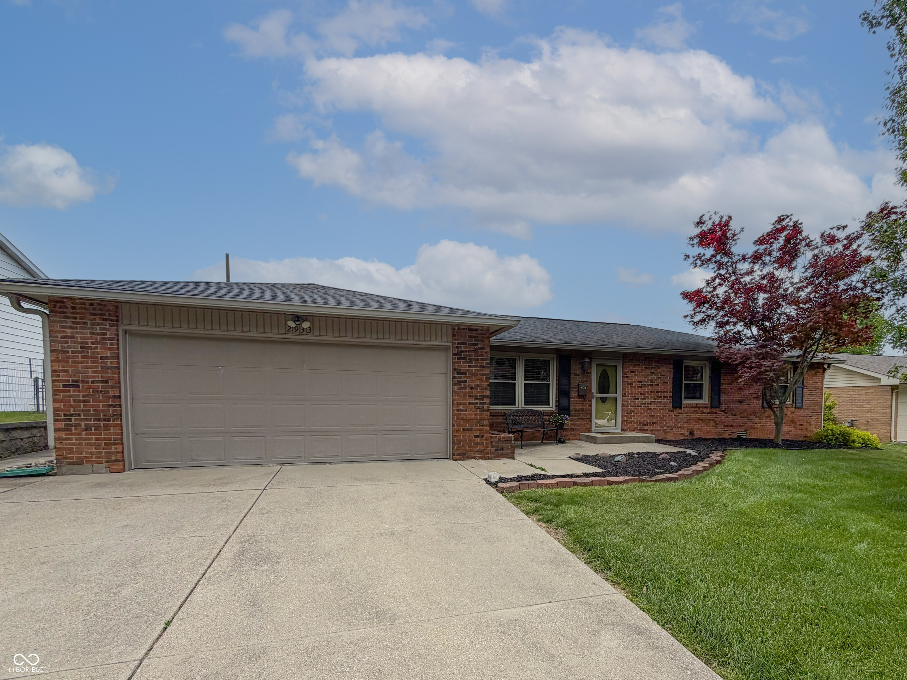 2933 Fairlawn Drive