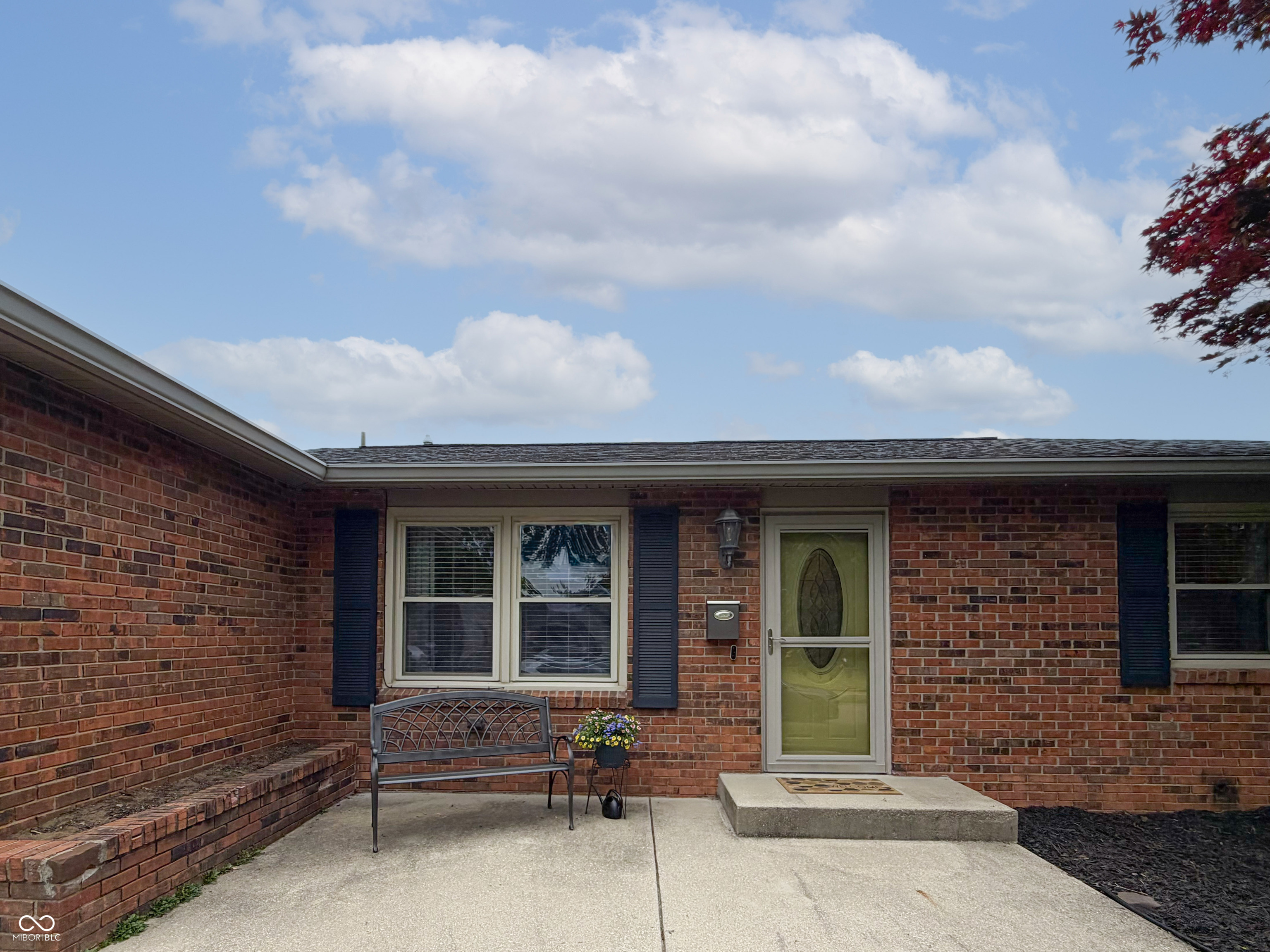 2933 Fairlawn Drive