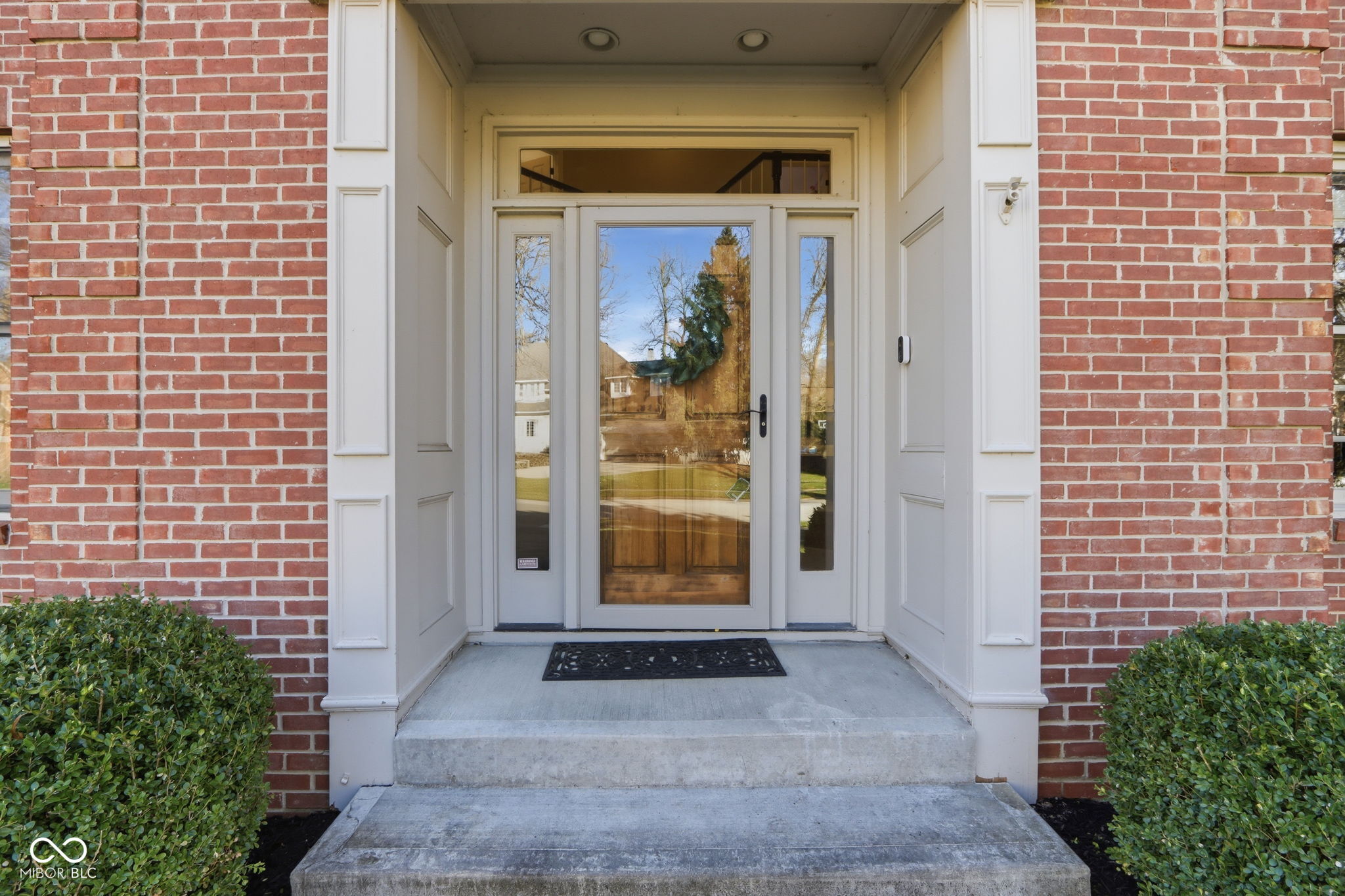 5291 Woodfield Drive S