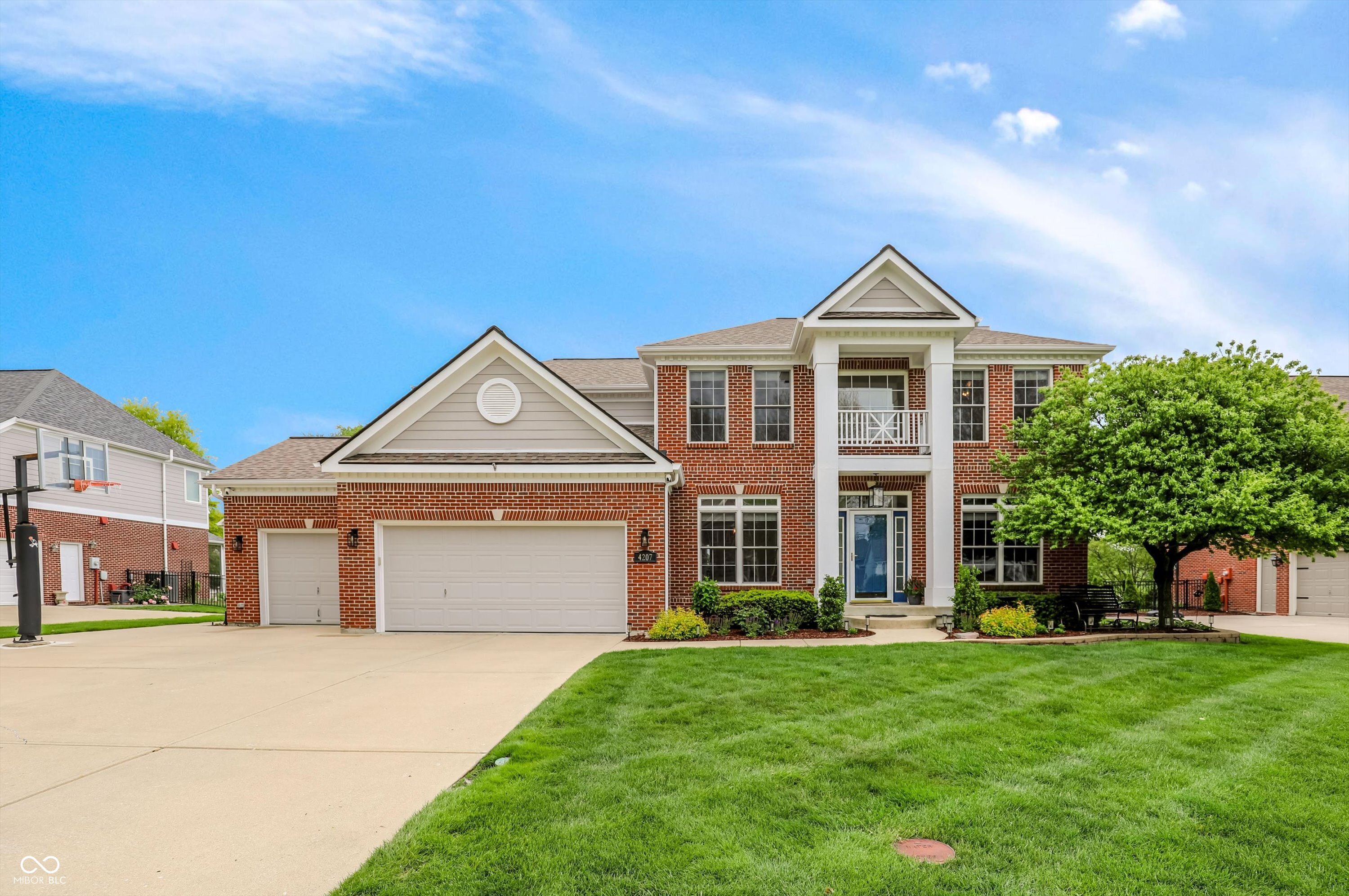 4207 Honeysuckle Lane