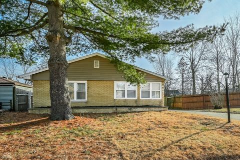 Photo of 445 N Eaton Avenue, Indianapolis, IN 46219 (MLS # 22077565)