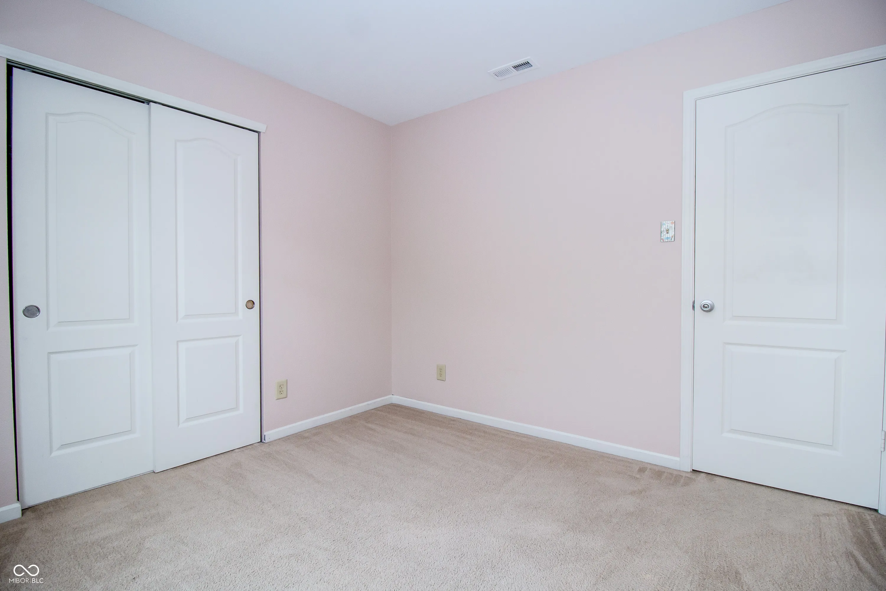 Greenwood, Indiana 46143, United States, 3 Bedrooms Bedrooms, ,3 BathroomsBathrooms,Residential,Active,124992