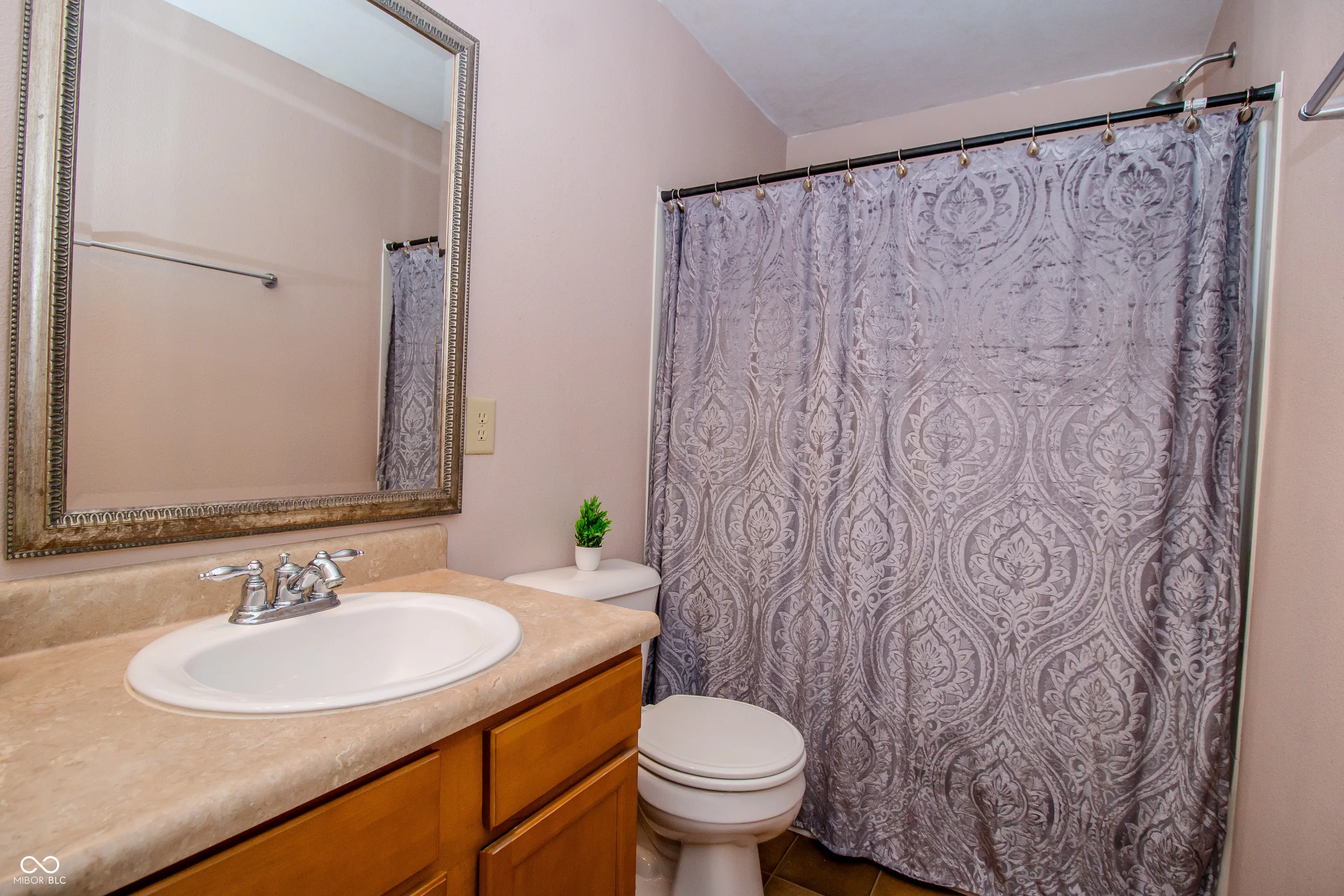 Greenwood, Indiana 46143, United States, 3 Bedrooms Bedrooms, ,3 BathroomsBathrooms,Residential,Active,124992