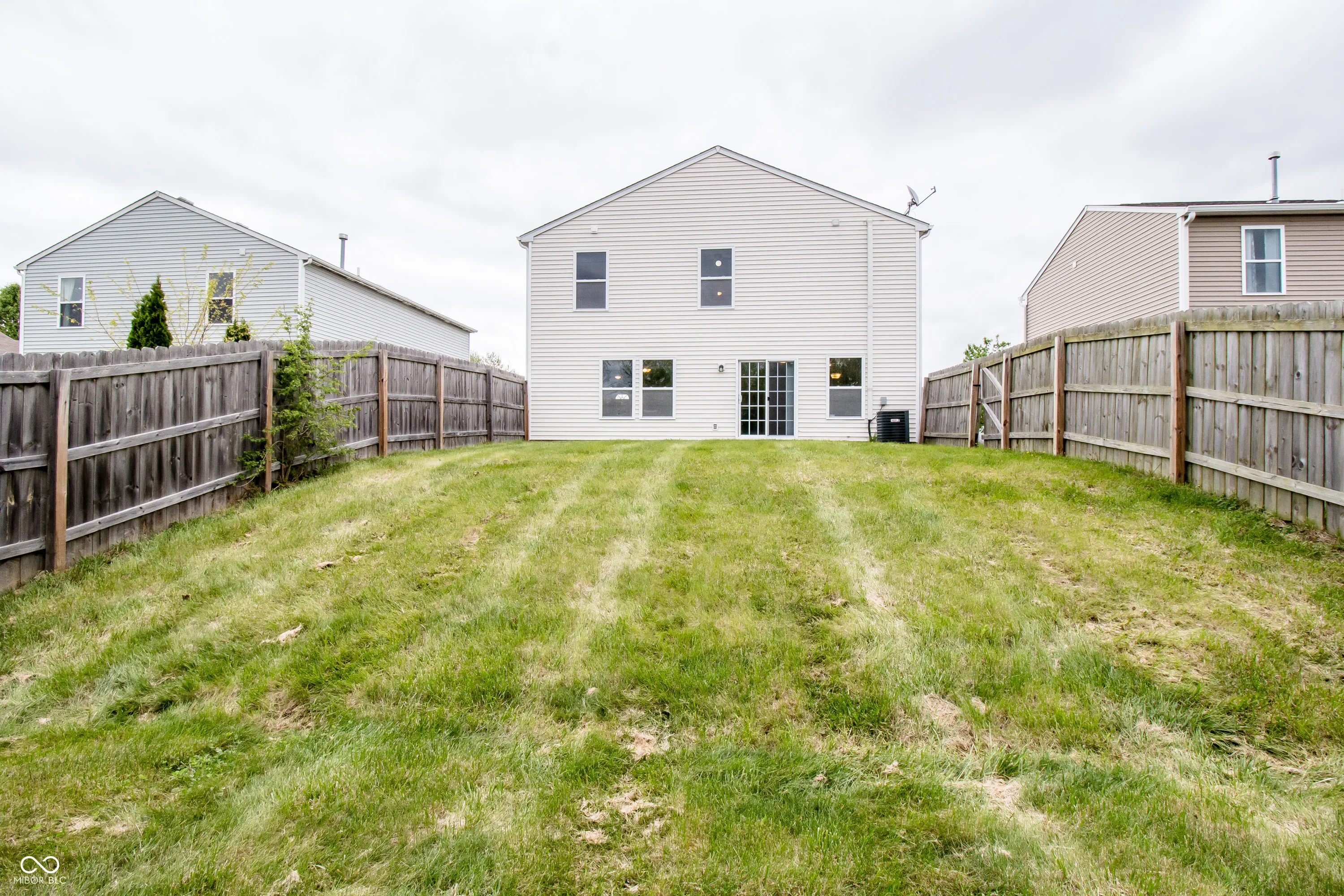 Greenwood, Indiana 46143, United States, 3 Bedrooms Bedrooms, ,3 BathroomsBathrooms,Residential,Active,124992