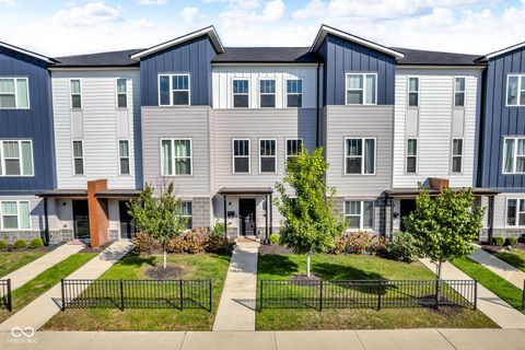 Photo of 315 Steeples Boulevard, Indianapolis, IN 46222 (MLS # 22097606)