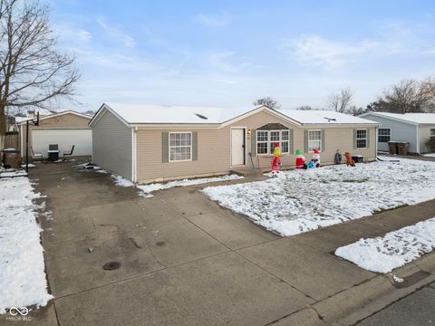 Photo of 4687 Breckenridge Drive, Columbus, IN 47203 (MLS # 22075434)
