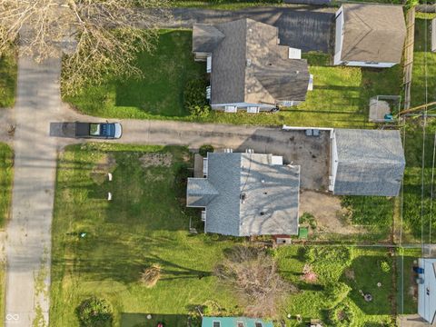 Photo of 3722 Wallace Avenue, Indianapolis, IN 46218 (MLS # 22097020)