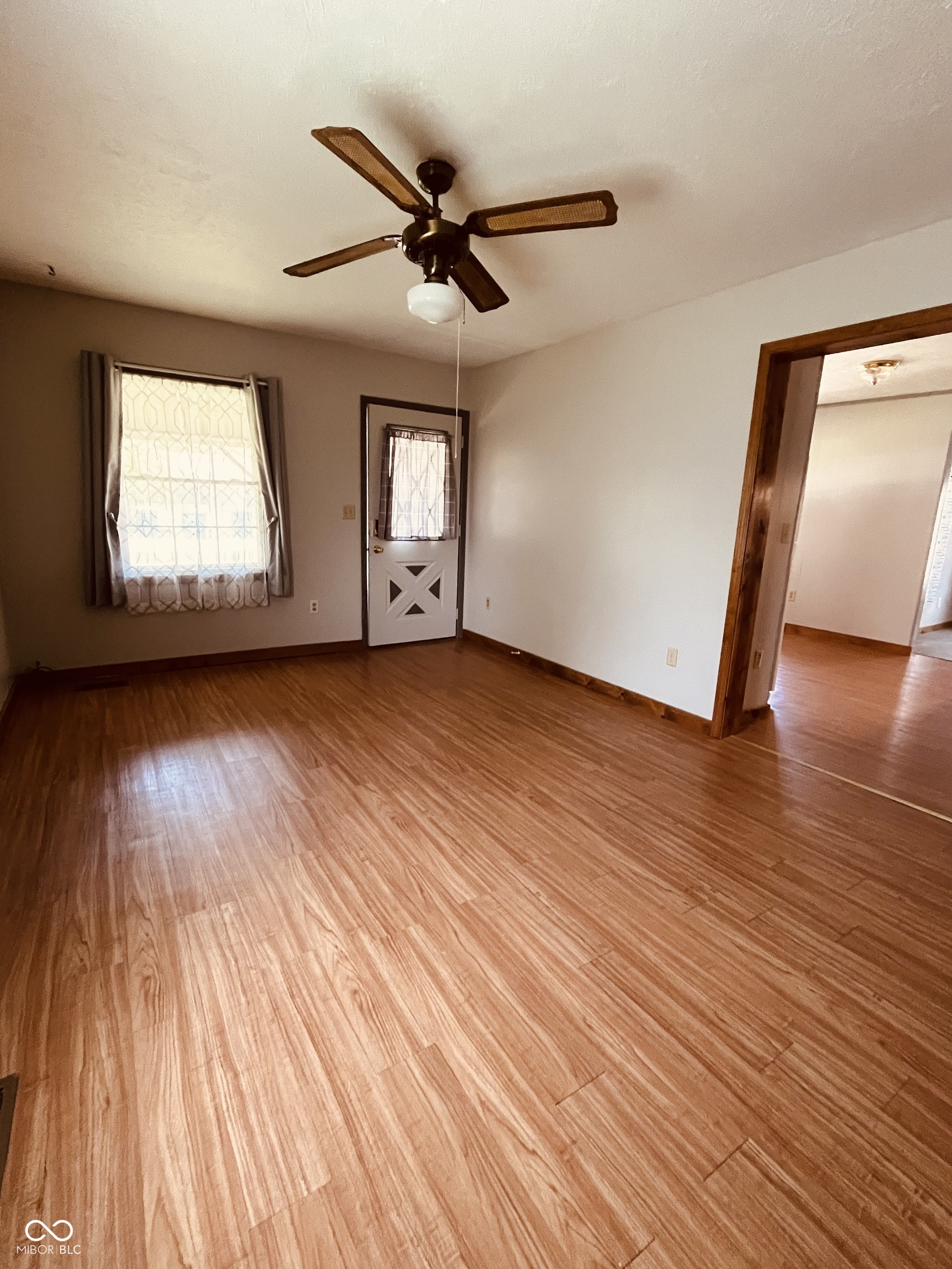 514 W 6th Street
