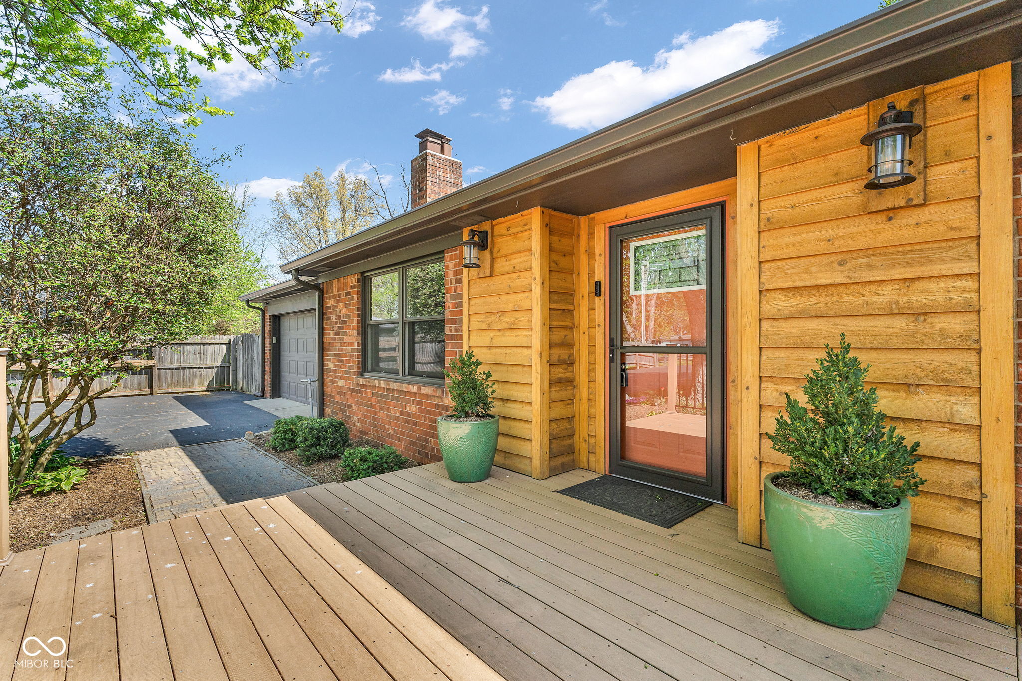 1177 N County Road 900 E