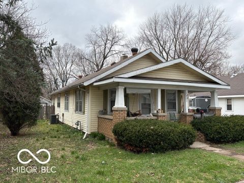 Photo of 1831 Poplar Street, Anderson, IN 46012 (MLS # 22091751)