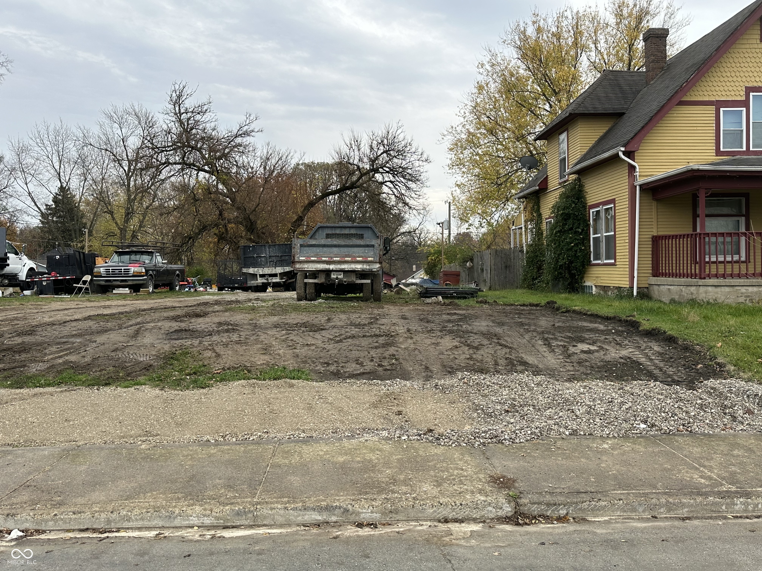 Photo 1 of 6 — 2225 E Brookside Avenue, Indianapolis, IN 46218