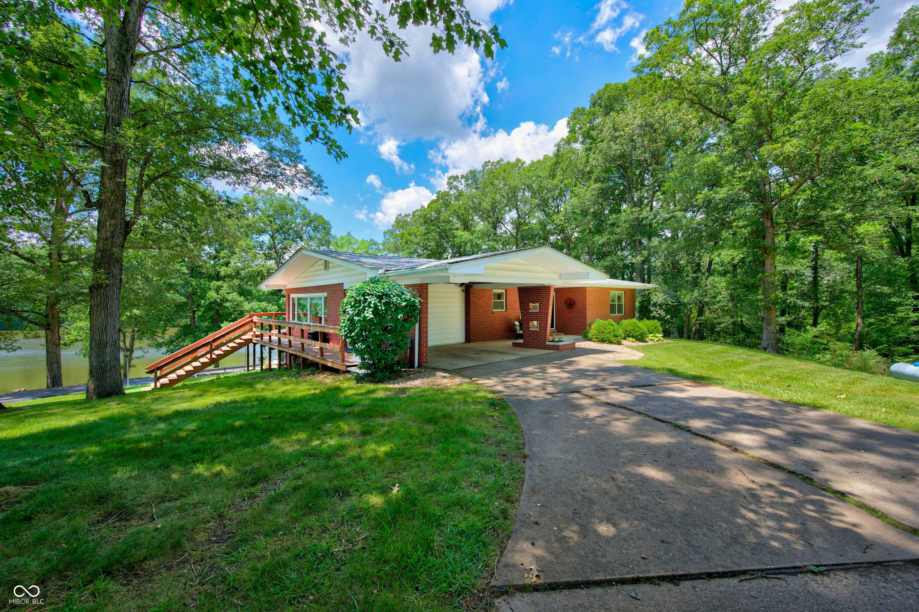 1062 S Moon Road