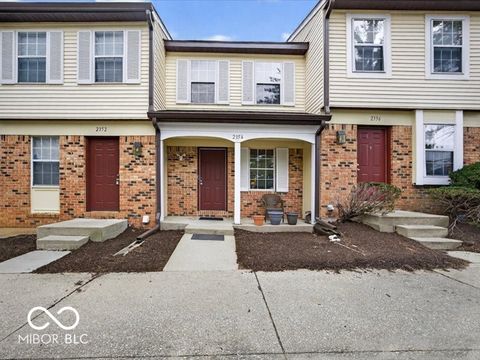 Photo of 2354 S Burberry Lane, Bloomington, IN 47401 (MLS # 22092104)