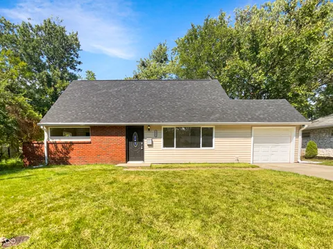 6050 Roselawn Drive, Indianapolis, IN 46226 - MLS#: 22000687