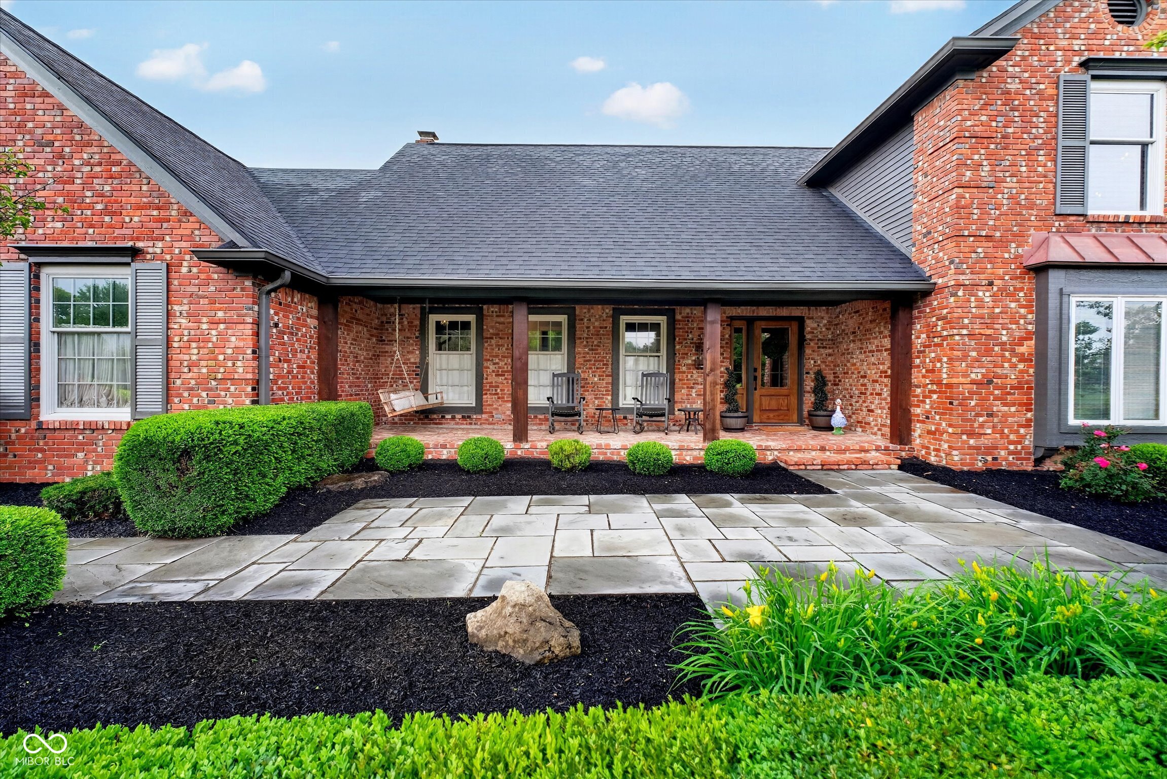 2380 Woodsway Drive