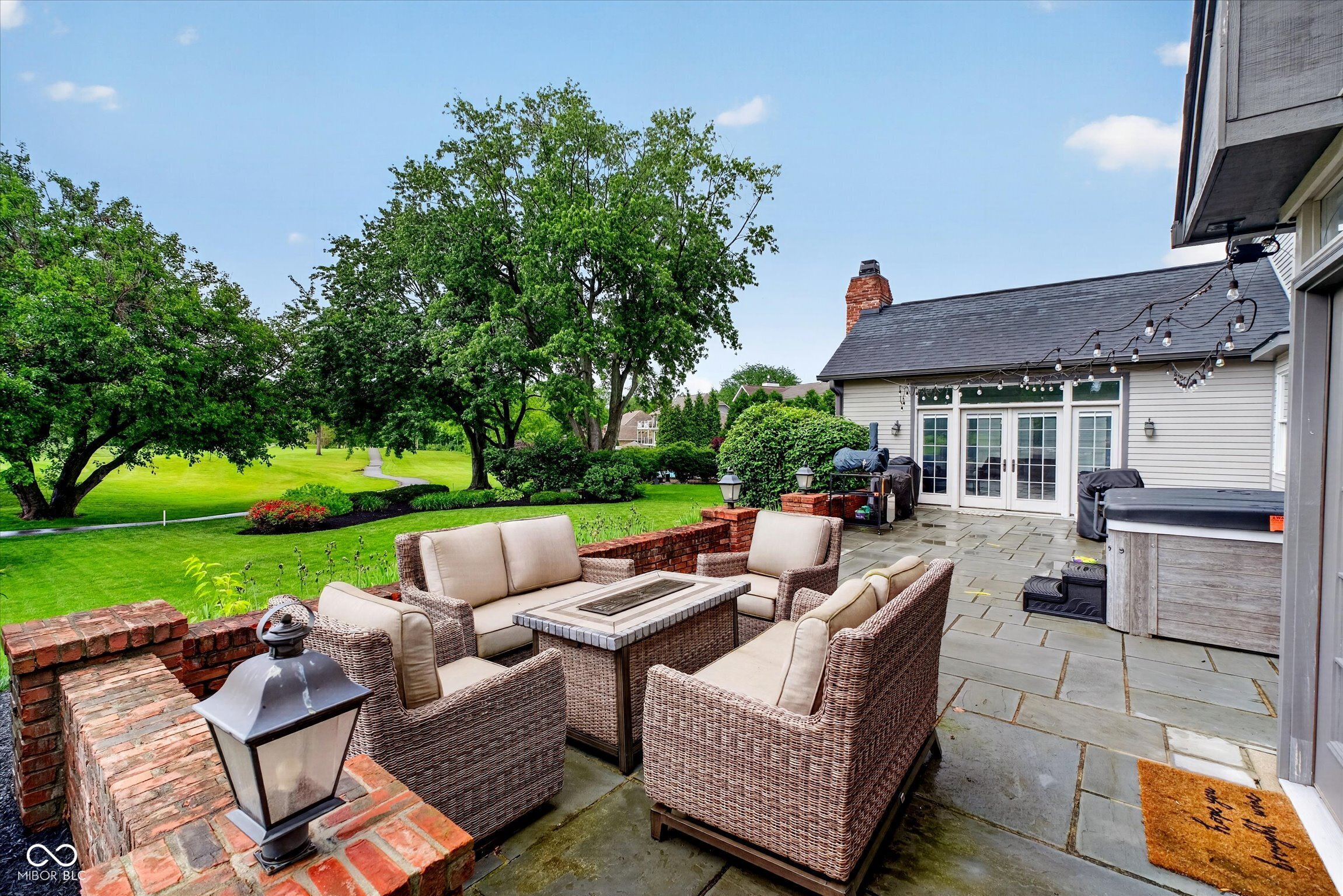 2380 Woodsway Drive