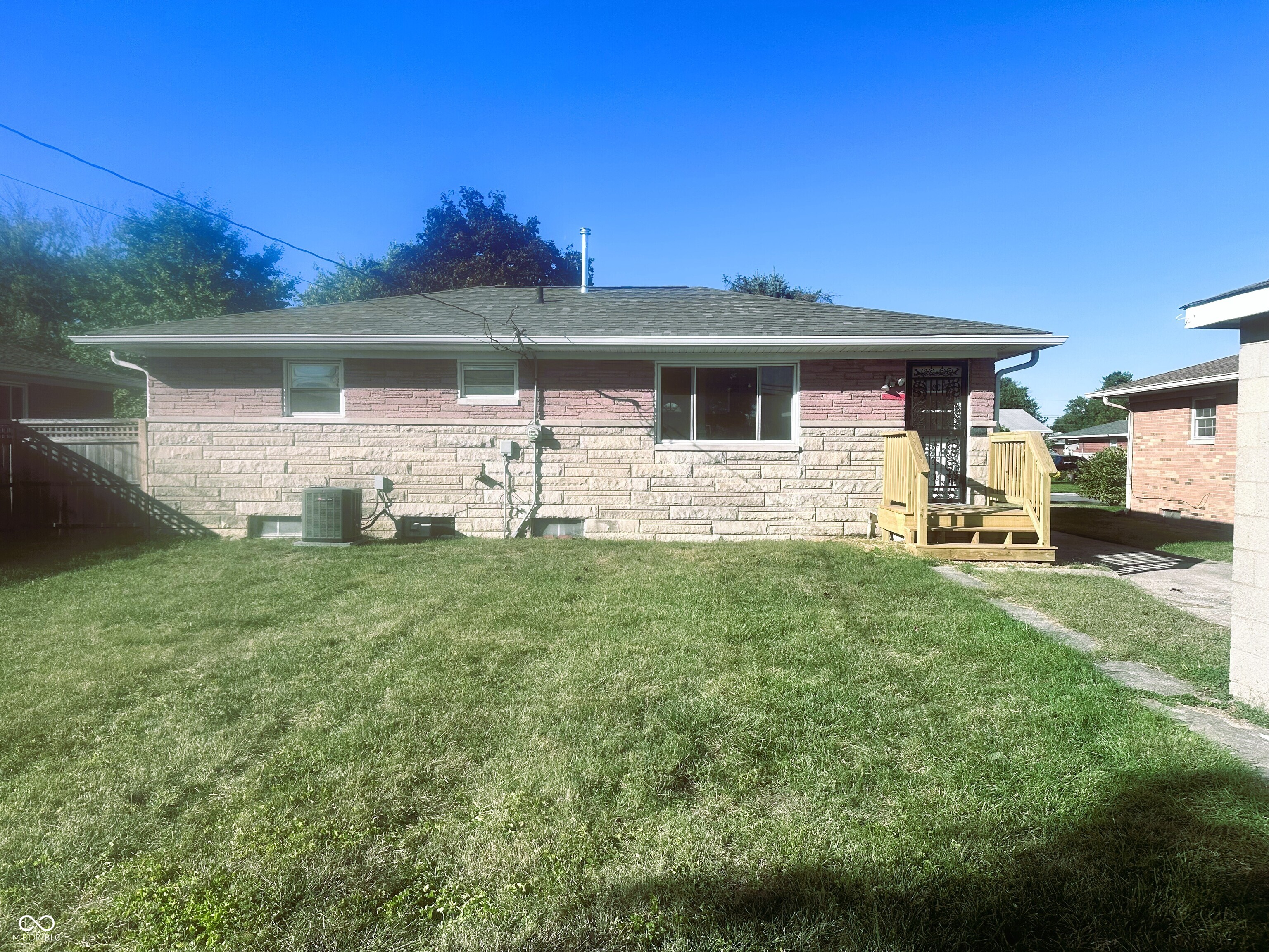 5555 Maplewood Drive