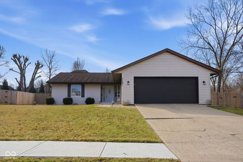 Photo of 1181 Pilgrim Road, Greenwood, IN 46142 (MLS # 22087204)
