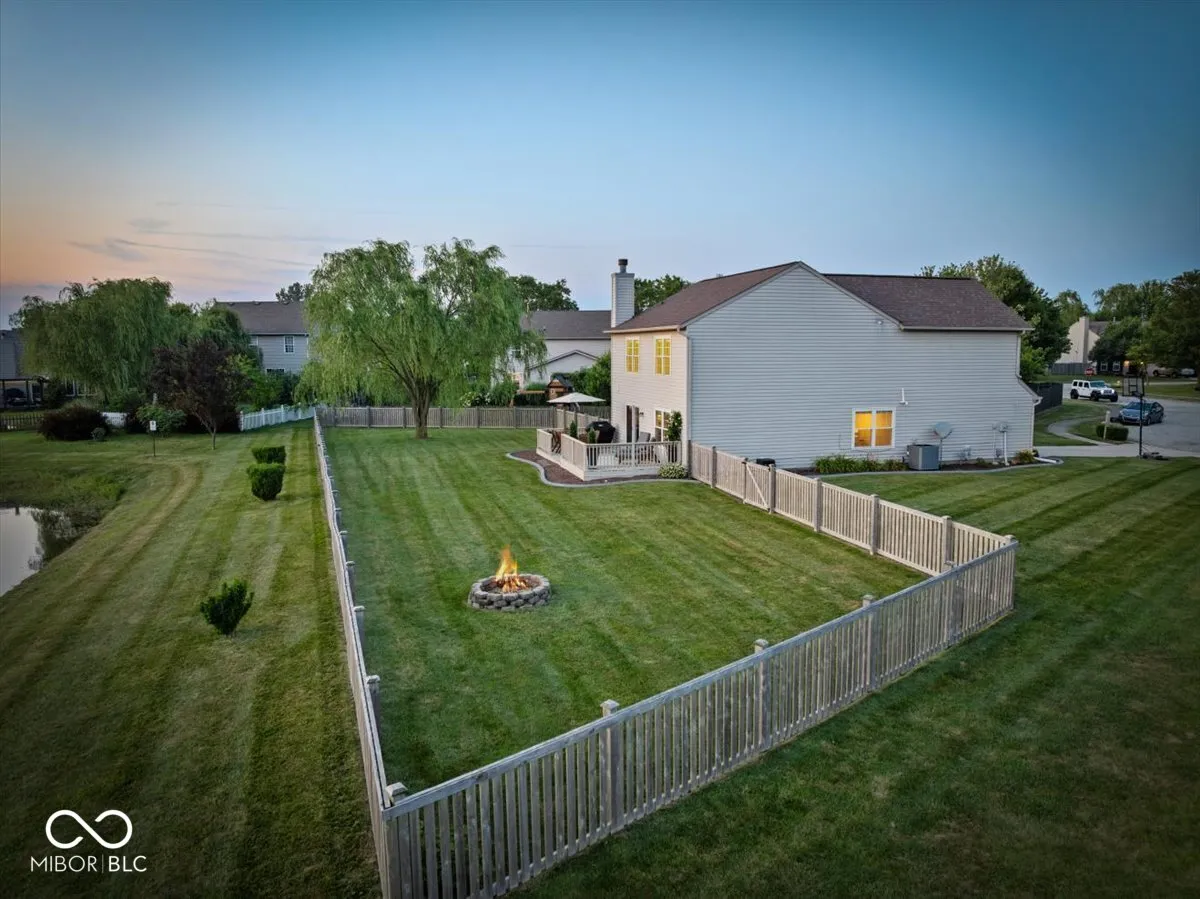 Noblesville, Indiana 46062, United States, 4 Bedrooms Bedrooms, ,3 BathroomsBathrooms,Residential,Pending,167088