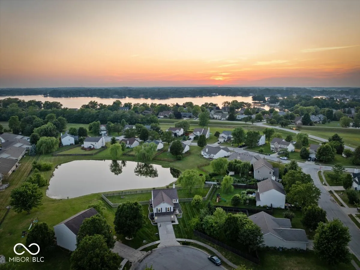 Noblesville, Indiana 46062, United States, 4 Bedrooms Bedrooms, ,3 BathroomsBathrooms,Residential,Pending,167088