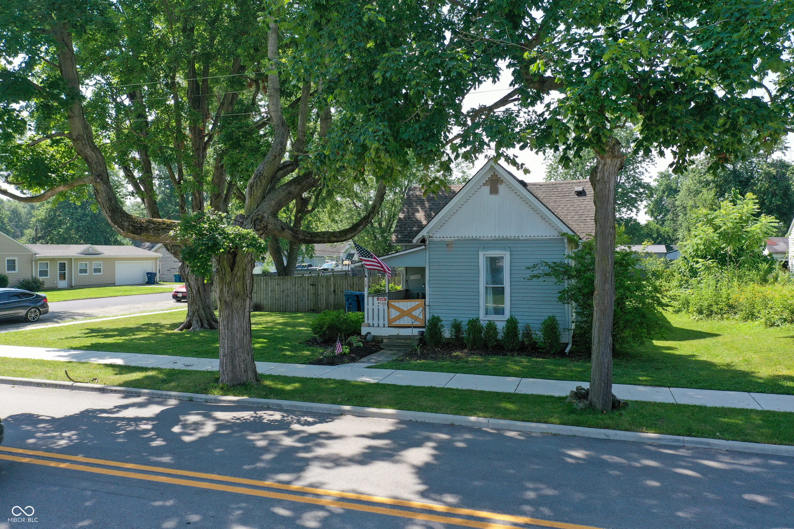 402 E 6th Street