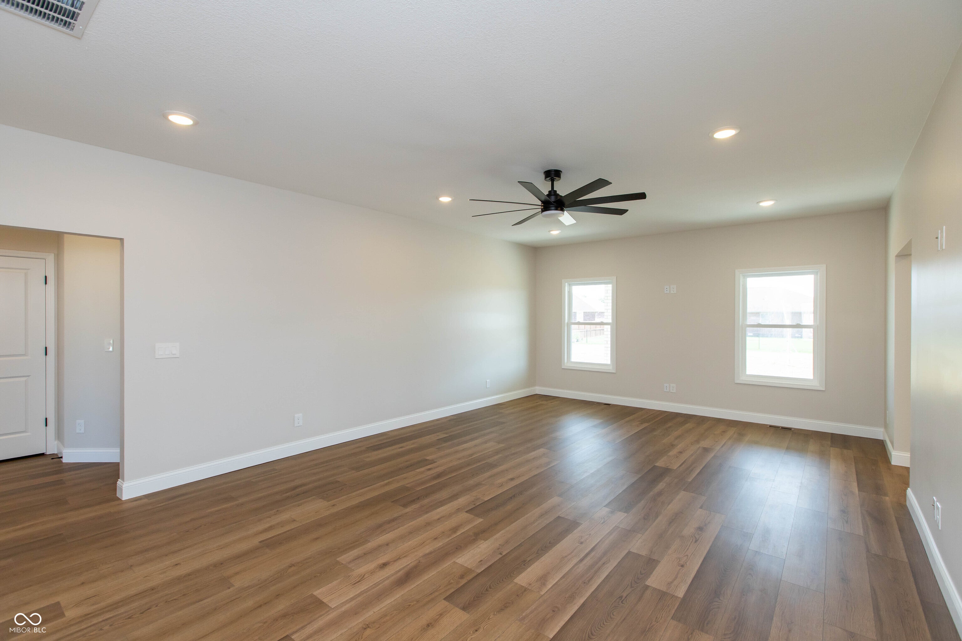 6982 Meadow Run