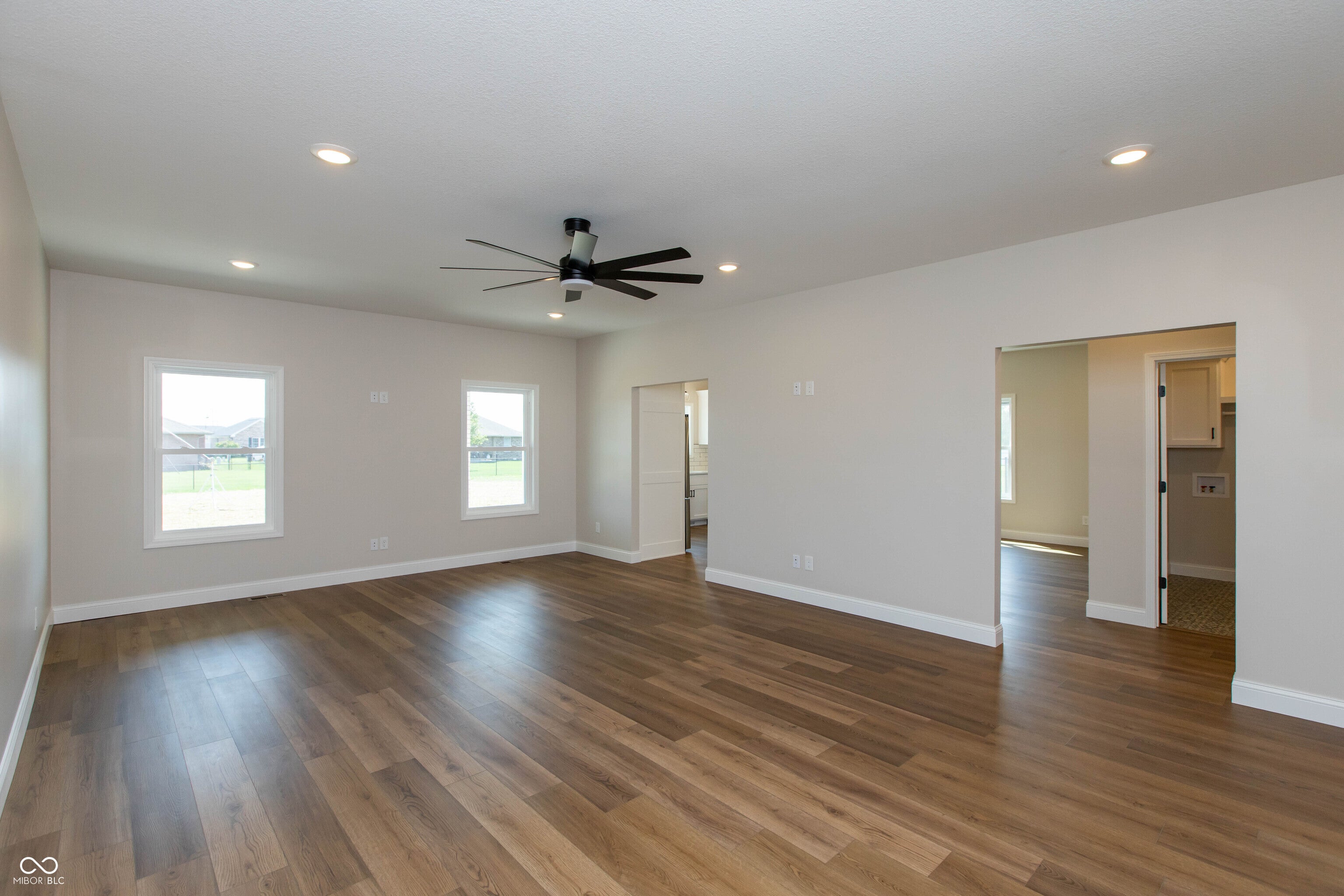 6982 Meadow Run