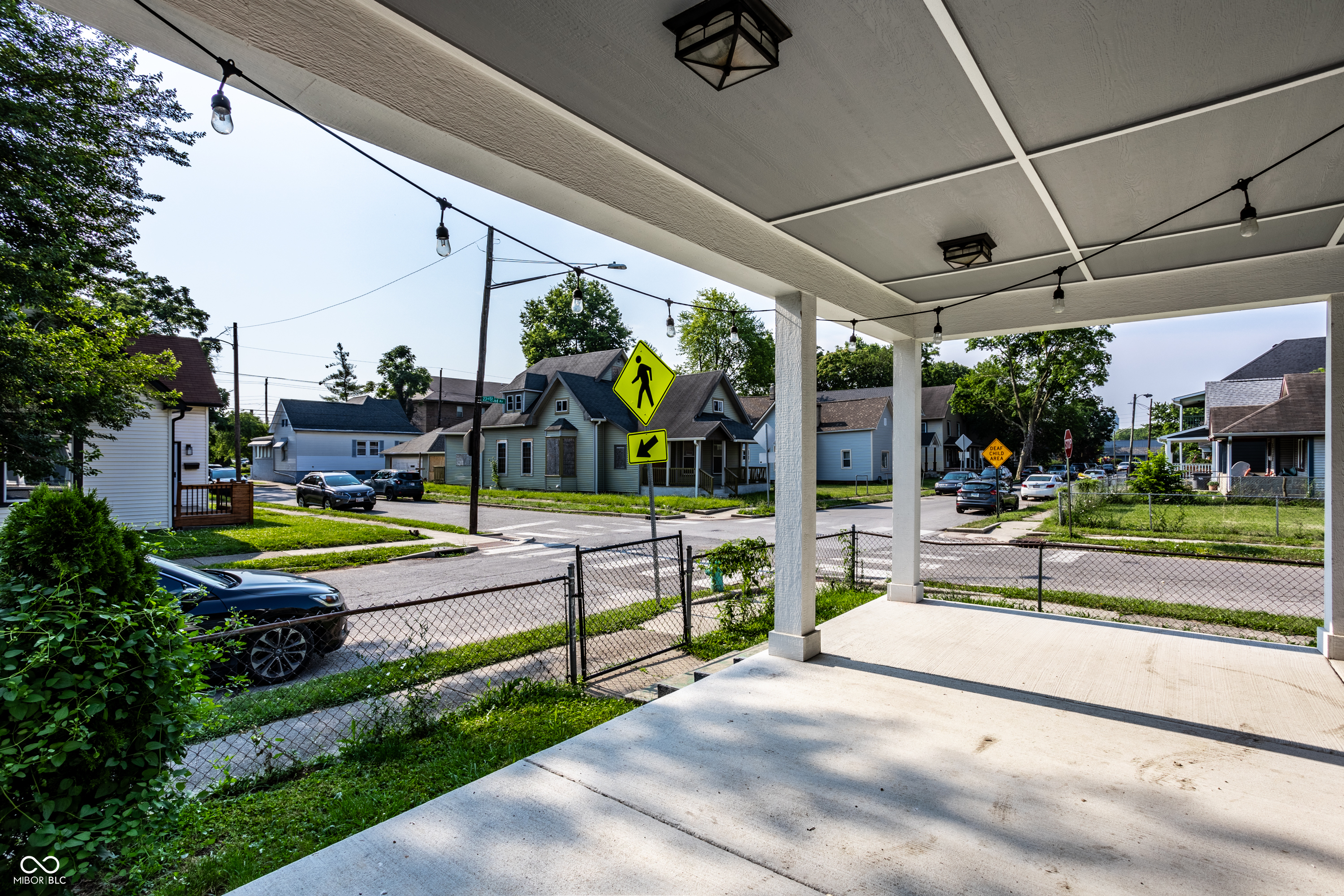 2302 N Kenwood Avenue