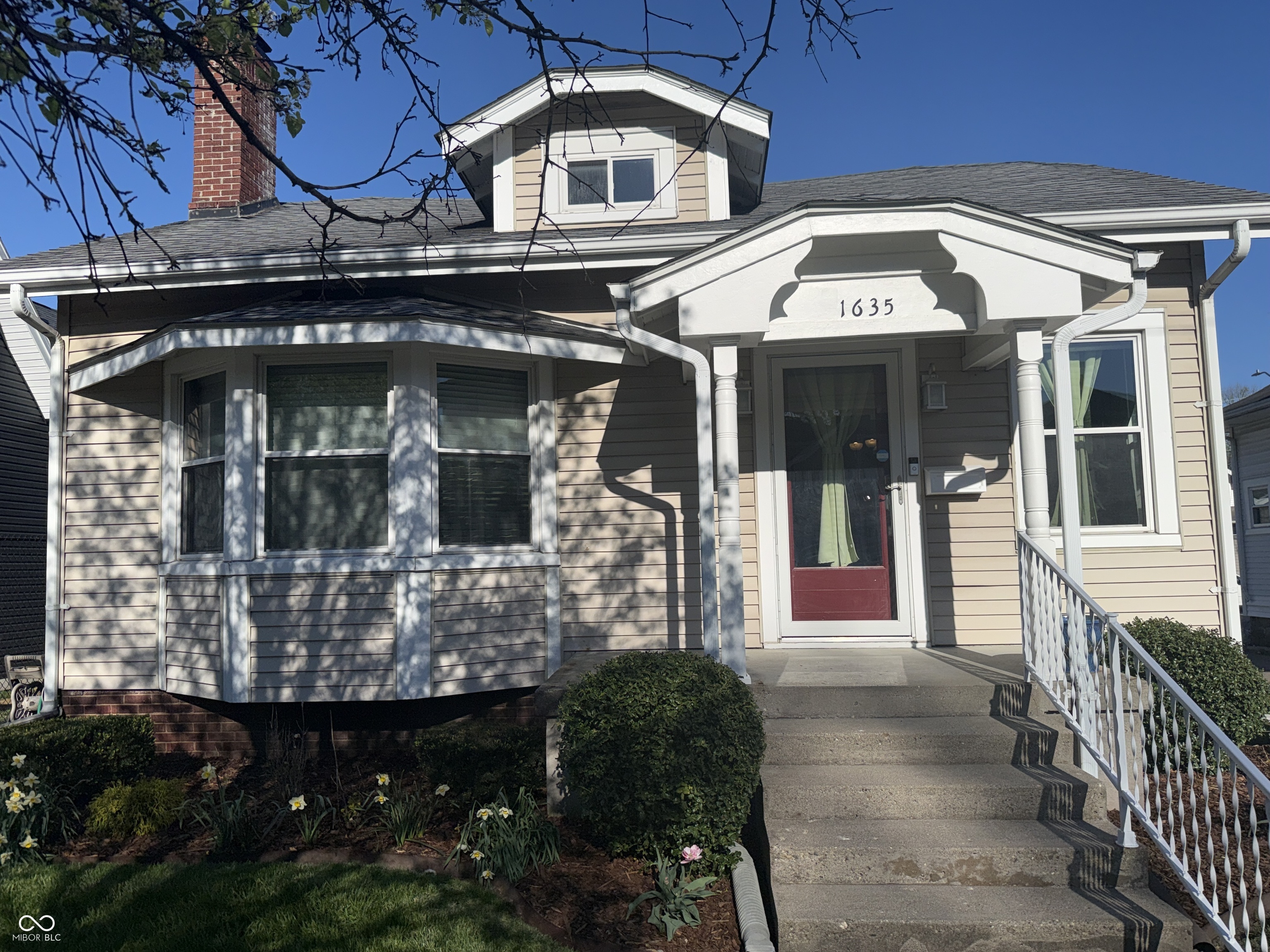 1635 Washington Street