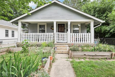 Photo of 2933 S East Street, Indianapolis, IN 46225 (MLS # 22049138)