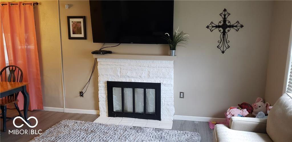 1220 S Whitcomb Avenue