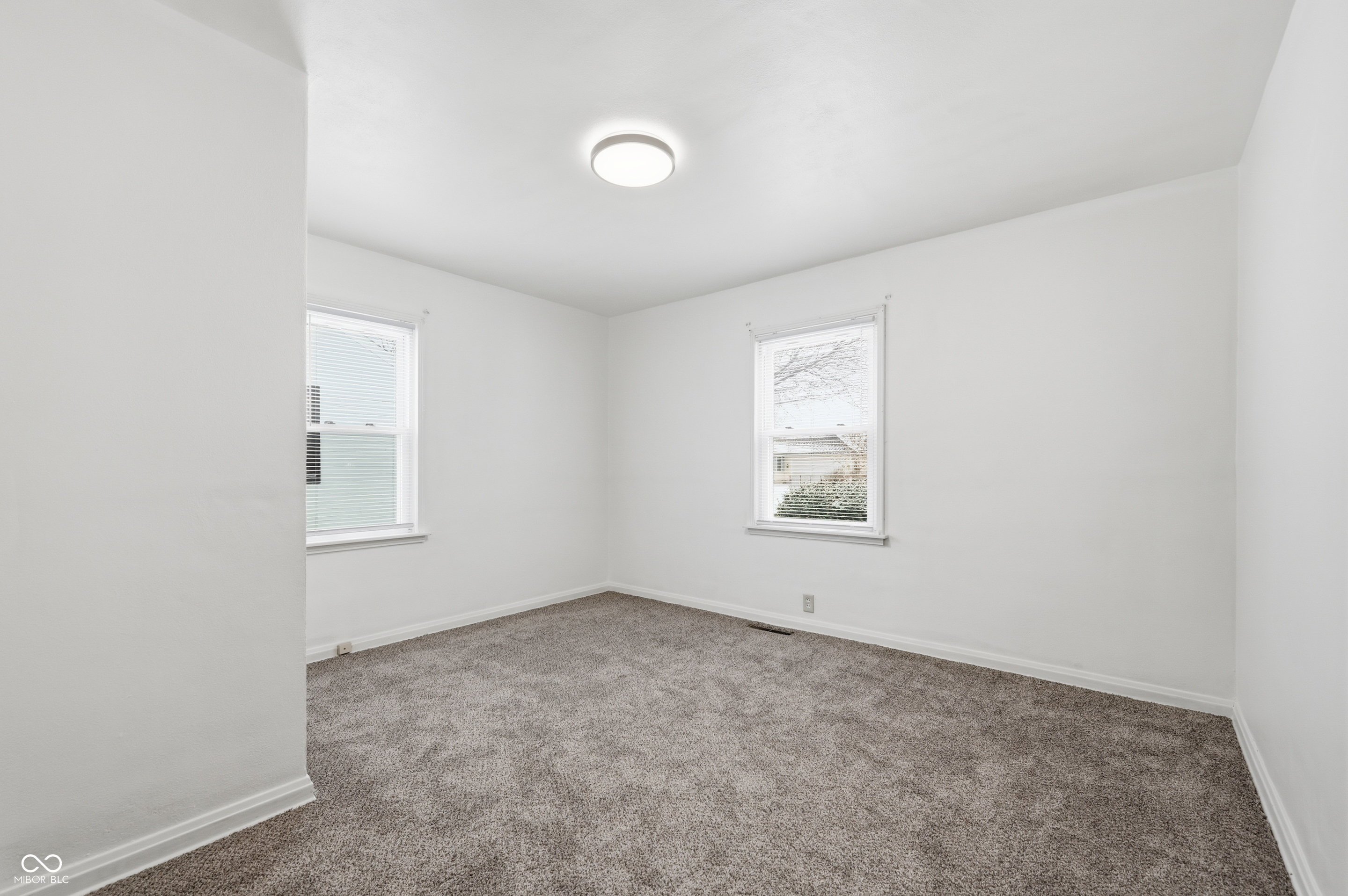 2113 N New York Avenue