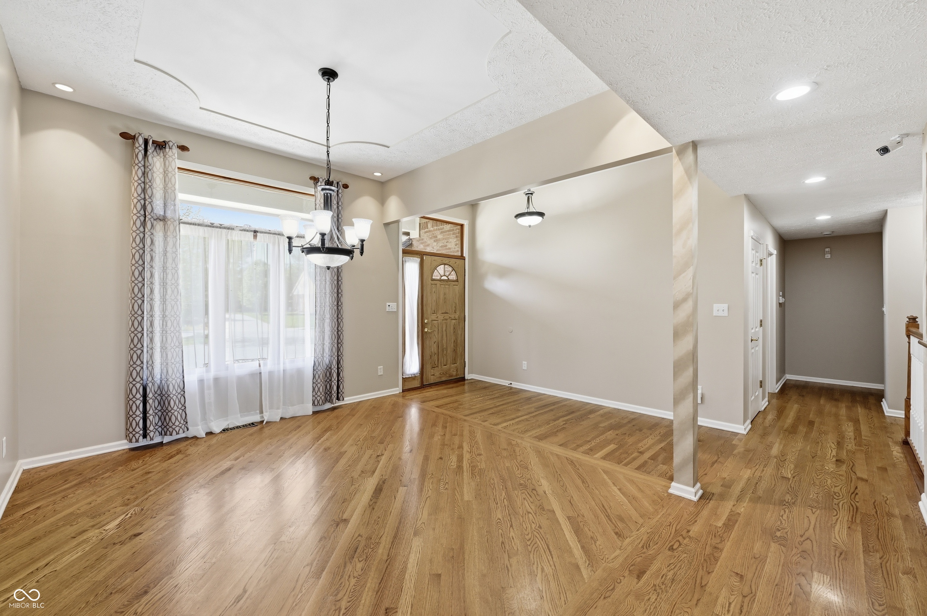 4712 Auburn Ford